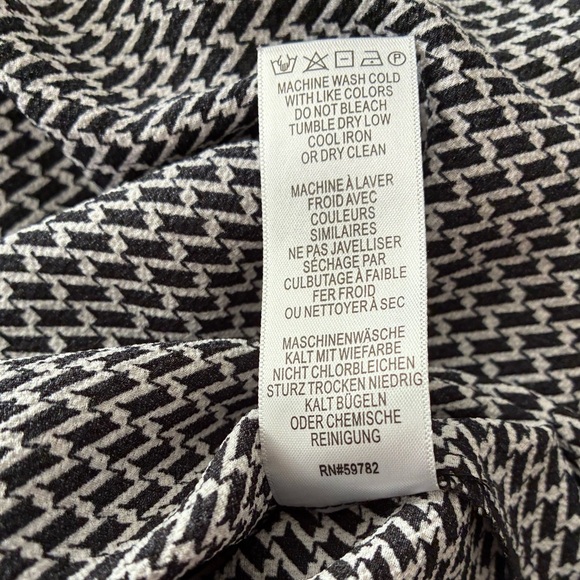 Adriana Papell Black and White Houndstooth Long Sleeve Blouse 1X - Picture 9 of 9